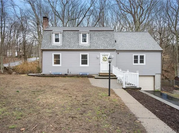 11 Palmer Drive, Ledyard, CT 06335