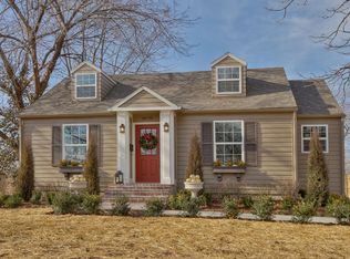 8220 Locust St, Kansas City, MO 64131