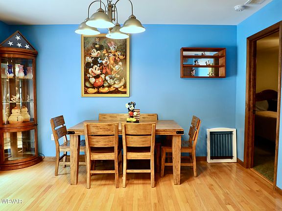 4th image of 82 Woodside Cir