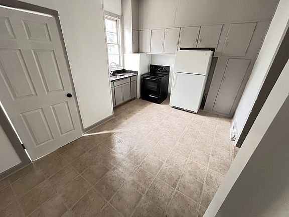 4th image of 4103 Ridgewood Ave