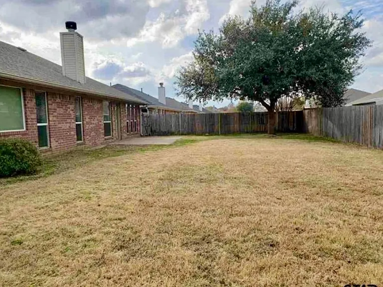 20441 Bluegrass Cir — Photo 9