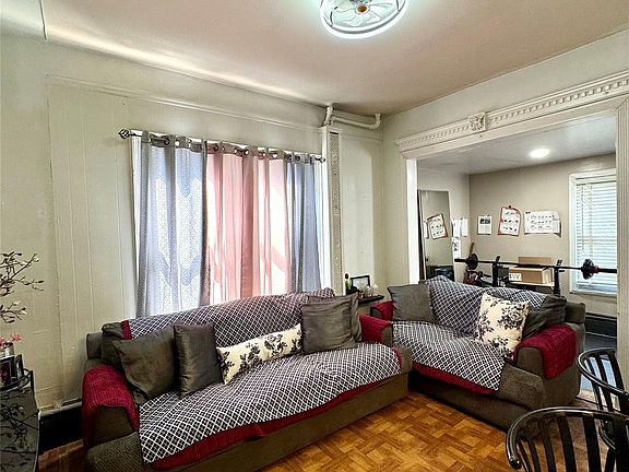 3rd image of 1811 Parkview Avenue
