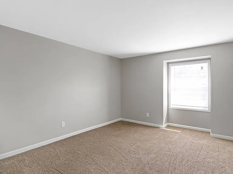 The Riverside Apartment Homes — Photo 17