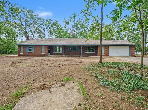 10403 S Chapin Ln, Berrien Springs, MI 49103