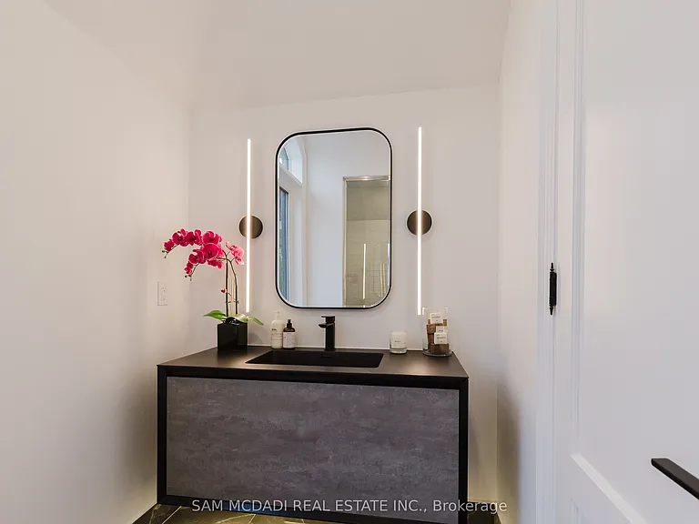 243 Prince George Cres — Photo 40