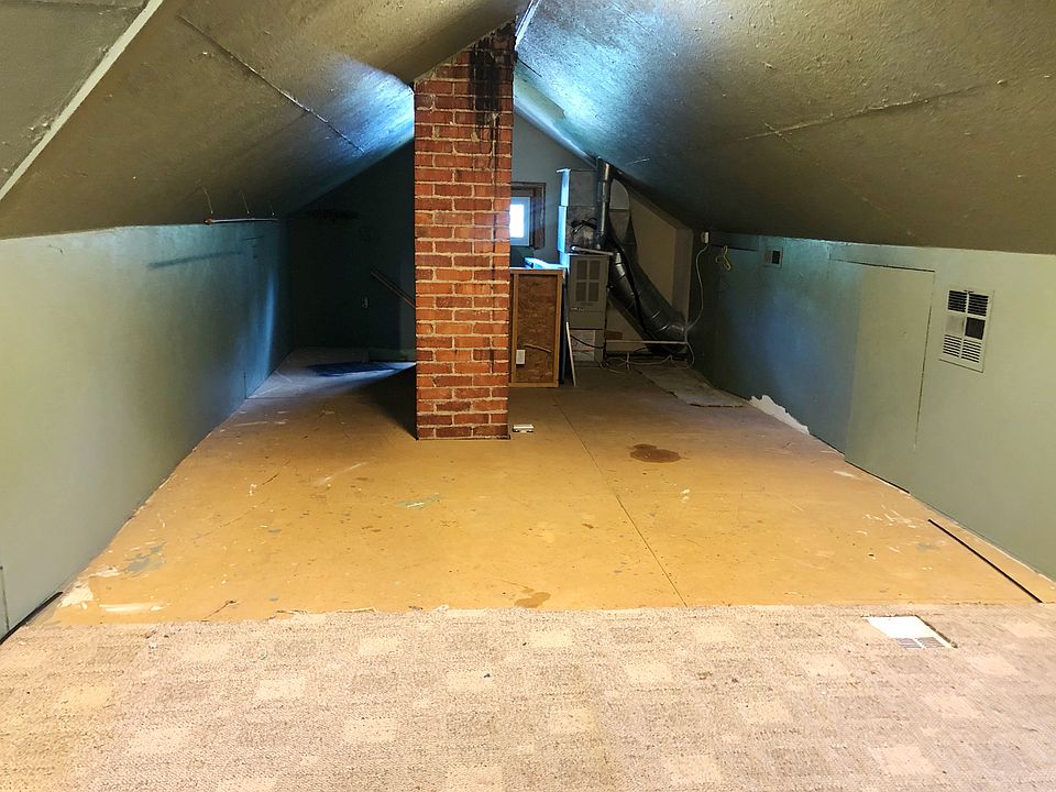 1st image of 700 E Avenue C