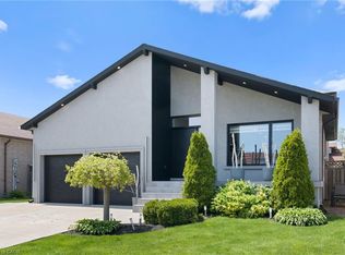 17 Clearview Dr, Hamilton, ON L8G 4Y4