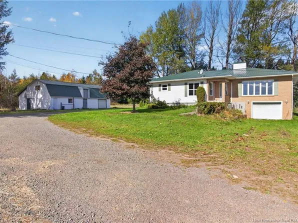18 Jean Maillet Rd, Shediac, NB E4R 1L2