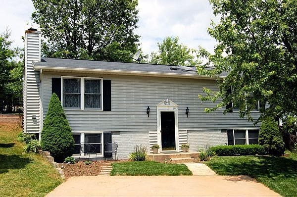Home located in bulb of cul-de-sac