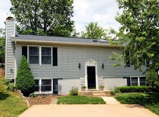 118 Oak View Dr SE, Leesburg, VA