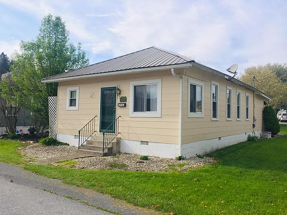 2nd image of 415 Oak St