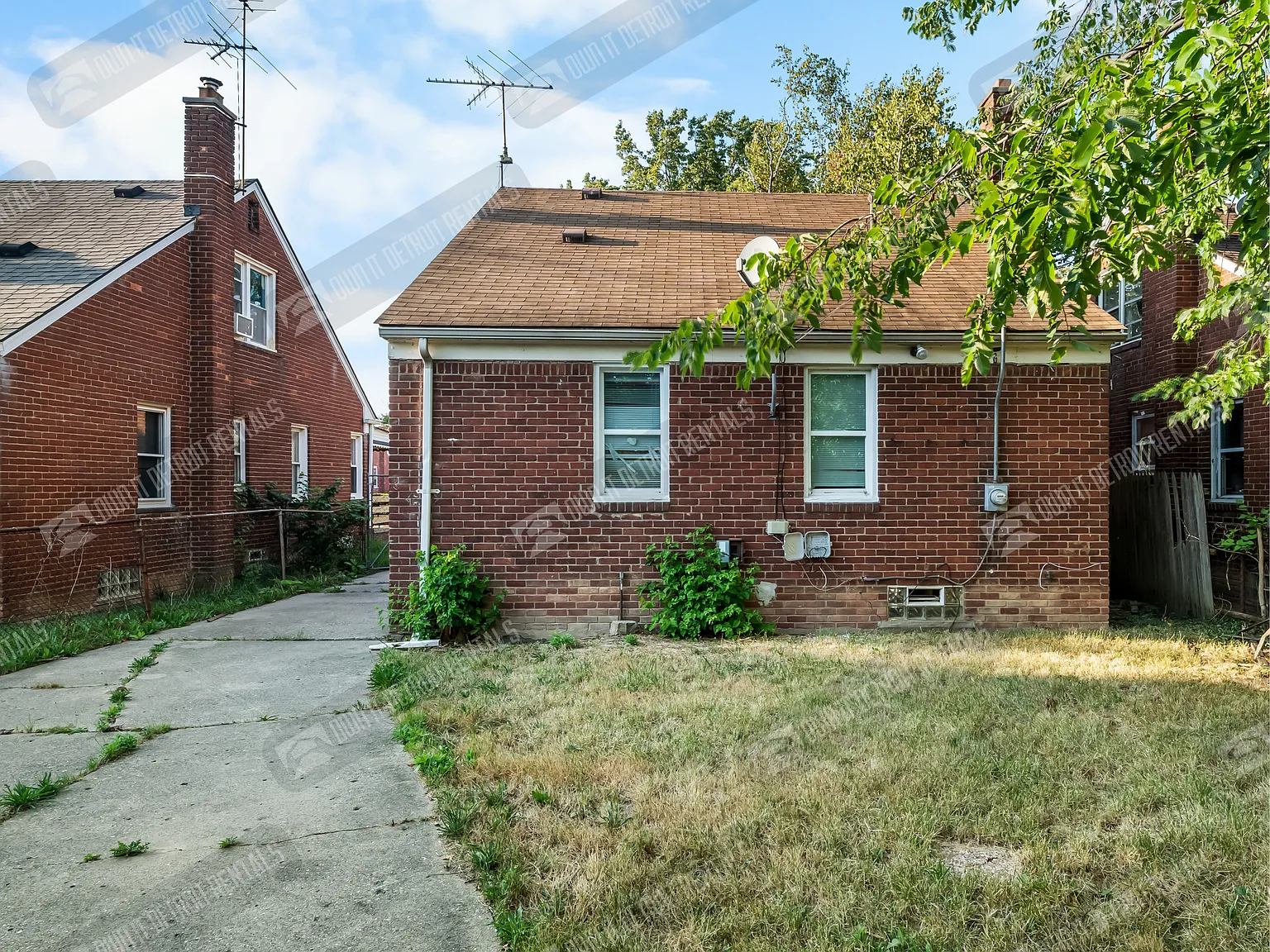 House-Bungalow — Photo 3