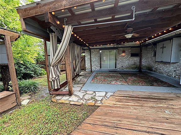 3rd image of 1801 Live Oak Dr