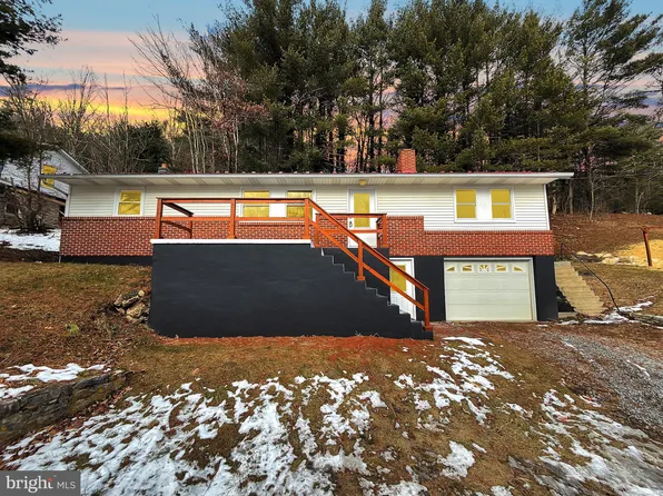 7009 Chambersburg Rd, Fayetteville, PA 17222