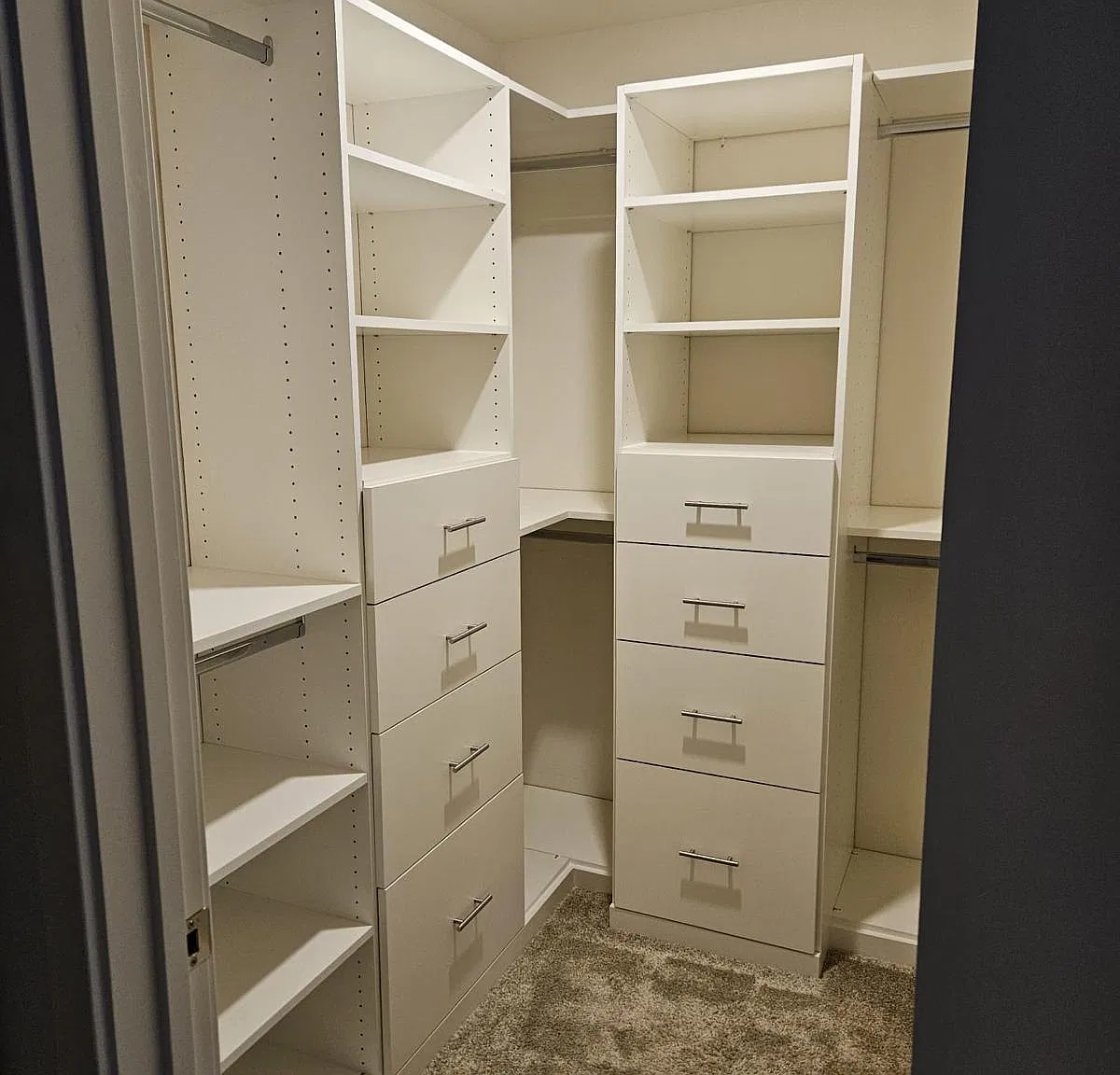 2 bed, 1014 sqft, $3,900 — Photo 3