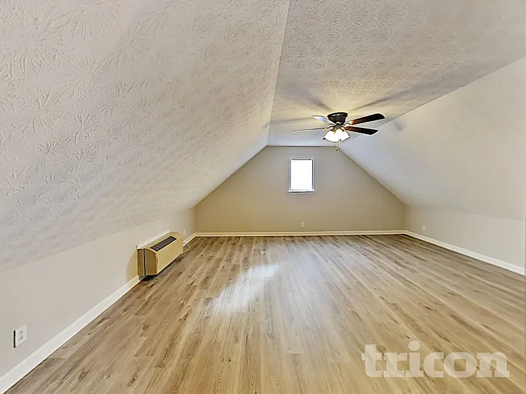 240 Green Hills Dr — Photo 13