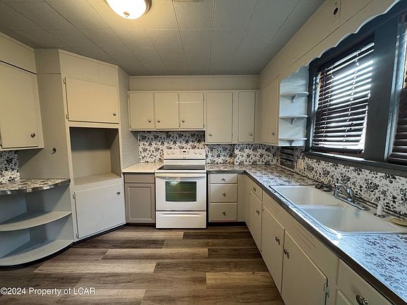 2nd image of 173 Franklin St #173