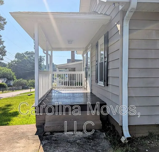 403 McCrary St — Photo 3
