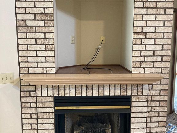 5th image of 1130 Windmill Way N
