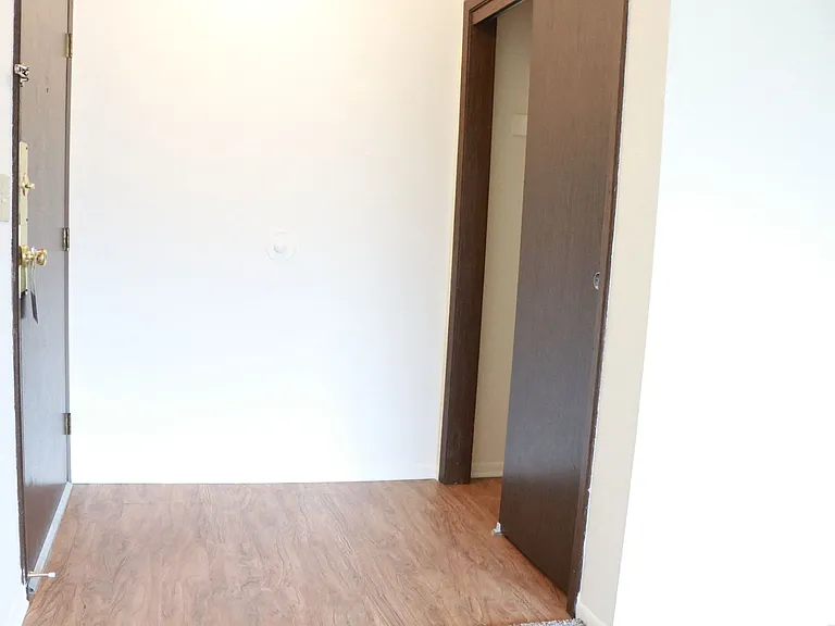 Kimberly Club Apartments — Photo 159