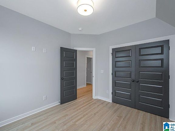 3rd image of 4501 Crescent Ave