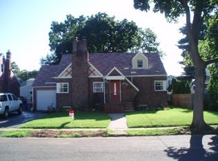 578 Larch Ave, Saddle Brook, NJ 07663