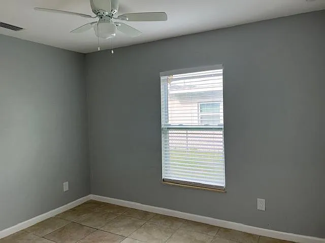 939 Poinsettia Dr — Photo 6