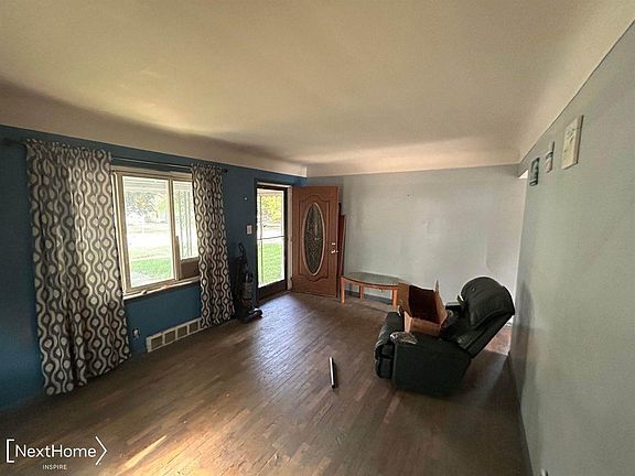 4th image of 1610 Raspberry Ln