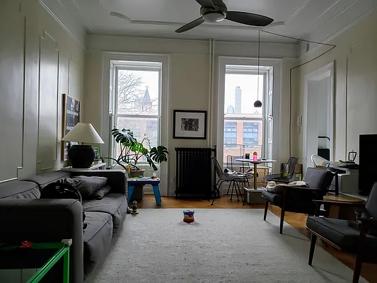 Rented by Brownstone Property Group | media 8