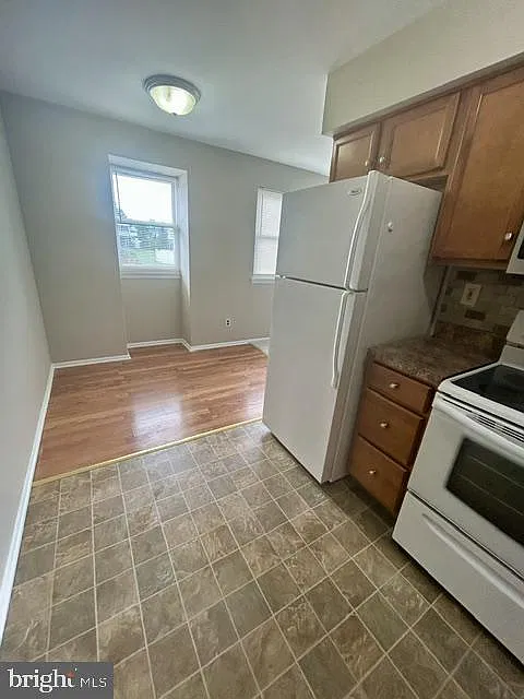 2 bed, 1.0 bath, 1776 sqft, $1,700 — Photo 3