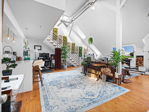 5th image of 2428 17th St NW APT 3N