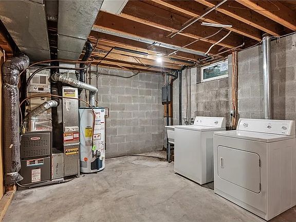2nd image of 1239 Norton Ave NE