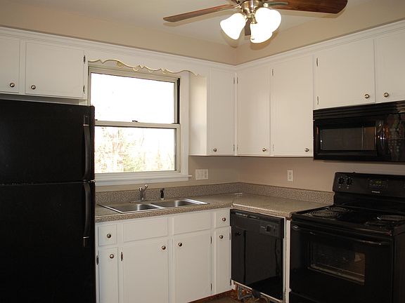 2nd image of 665 Shelton Ct