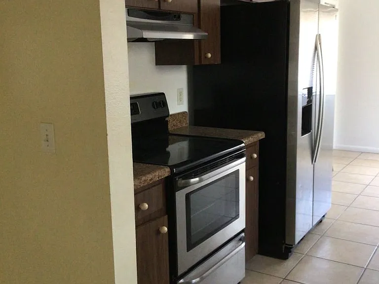 818 N 4th Ave — Photo 10