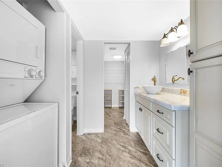 1083 Forest Lakes Dr #207 — Photo 17