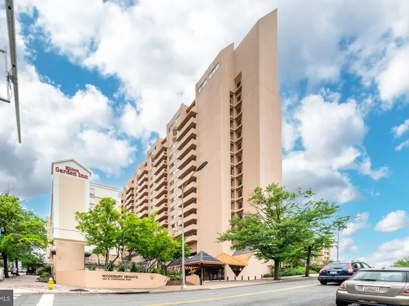 1301 N Courthouse Rd APT 1601, Arlington, VA 22201