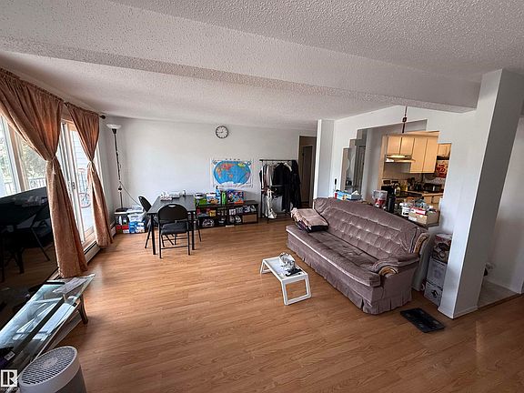 4th image of 4404 122nd St NW #225
