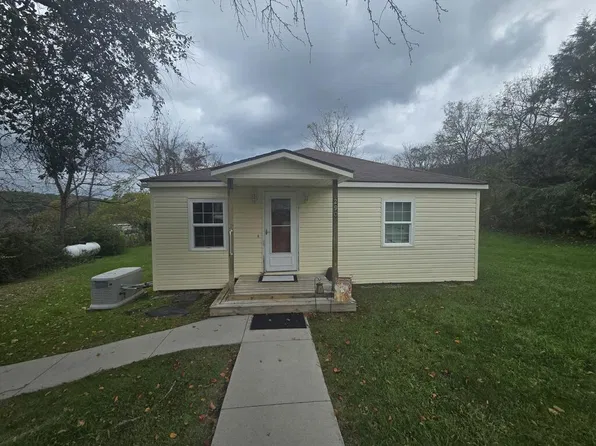 290 Roma Rd, North Tazewell, VA 24630