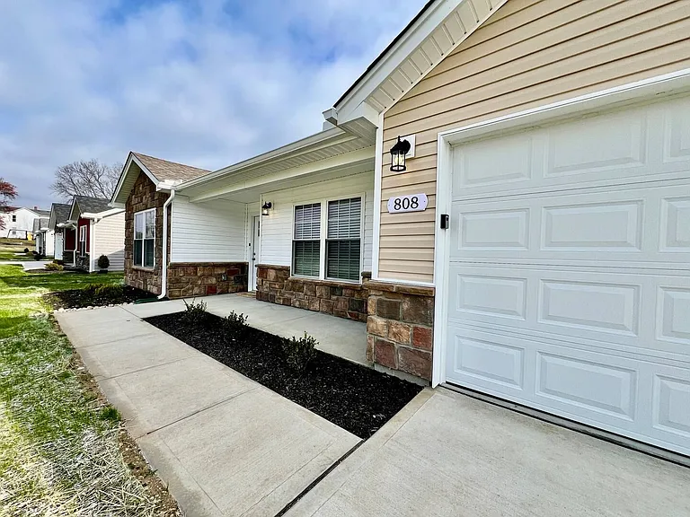 808 Pierson Rd — Photo 4