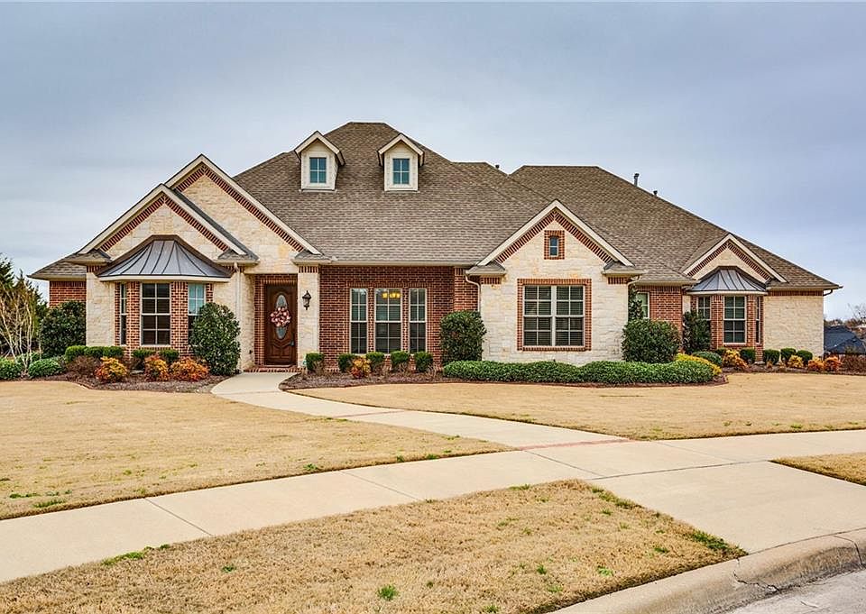 1st image of 704 Wilford Way
