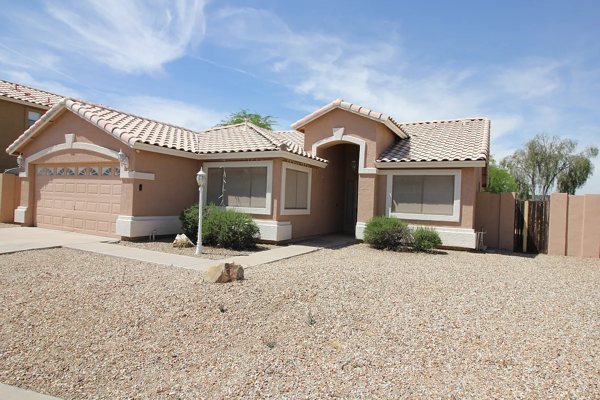 Building Photo - 7124 N 77th Dr