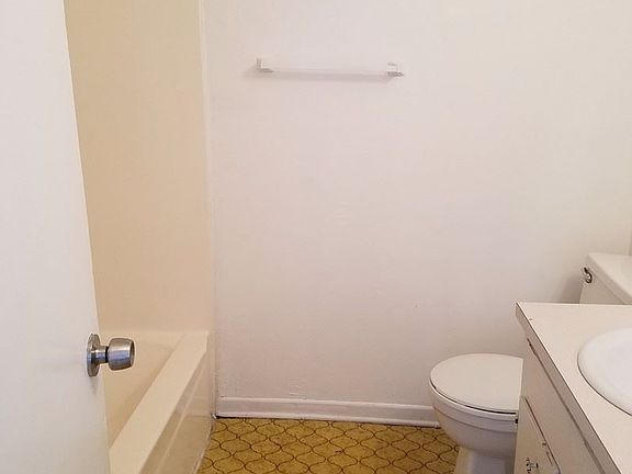 5th image of 1507 Bundrant Dr APT 11