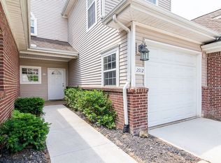 2922 N Knightsbridge Cir, Ann Arbor, MI 48105