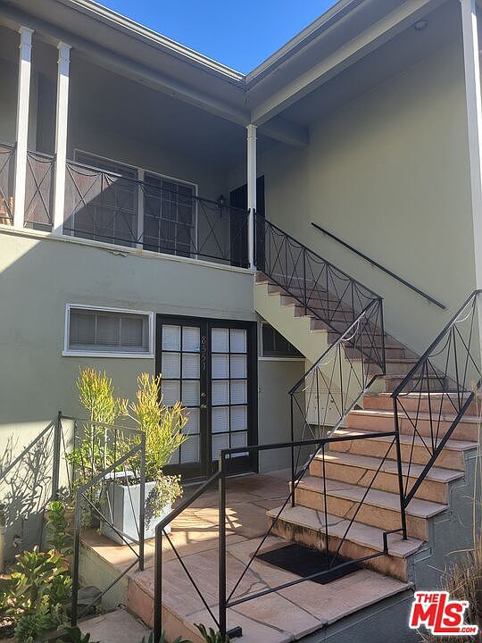 1st image of 8551 1/4 Holloway Dr
