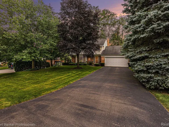 3316 Newgate Dr, Troy, MI 48084