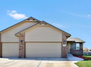 1413 E Splitwood Way St, Derby, KS 67037