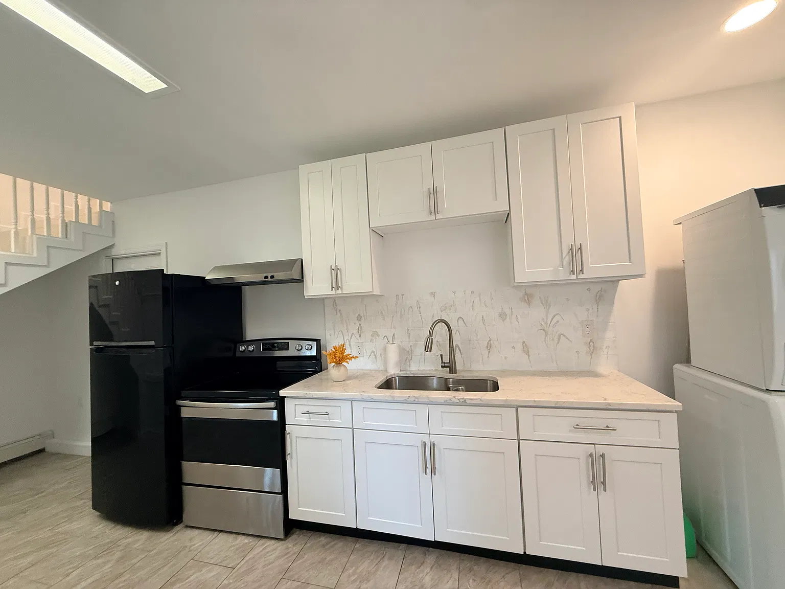 647 Fairfield Ave — Photo 4