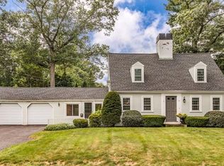 57 Locksley Rd, Lynnfield, MA 01940