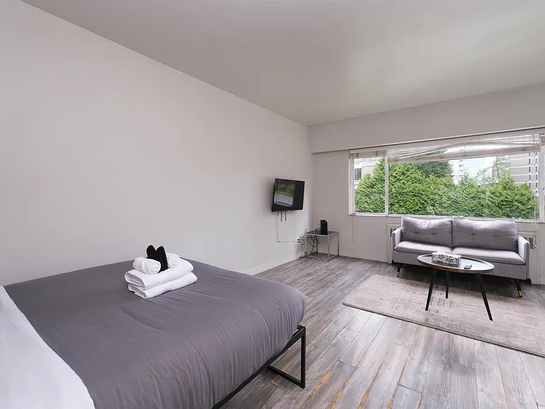 1540 Haro St #101 — Photo 10