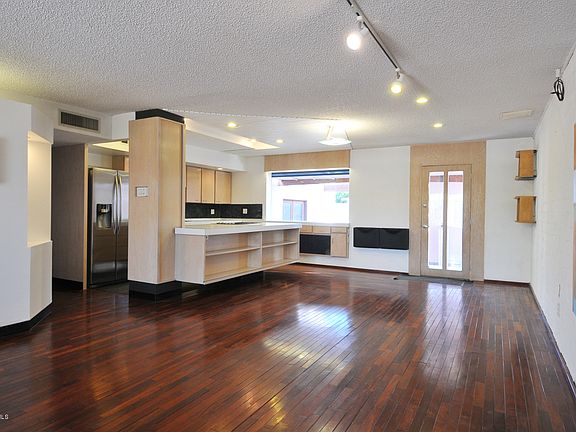 5th image of 8125 E Fairmount Ave